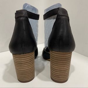 Mariannah Stack Heel Pump Leather 